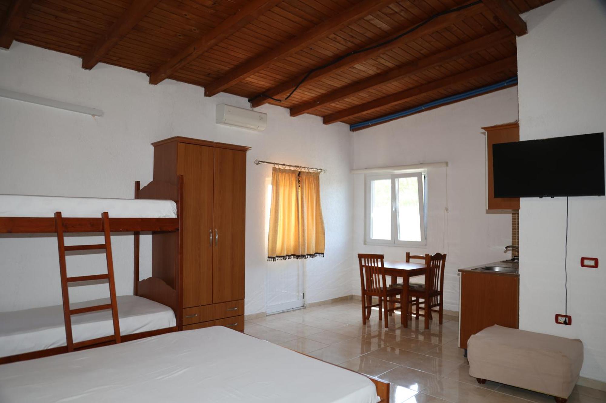 Hotel Kalpazo Tommy Durres 4*