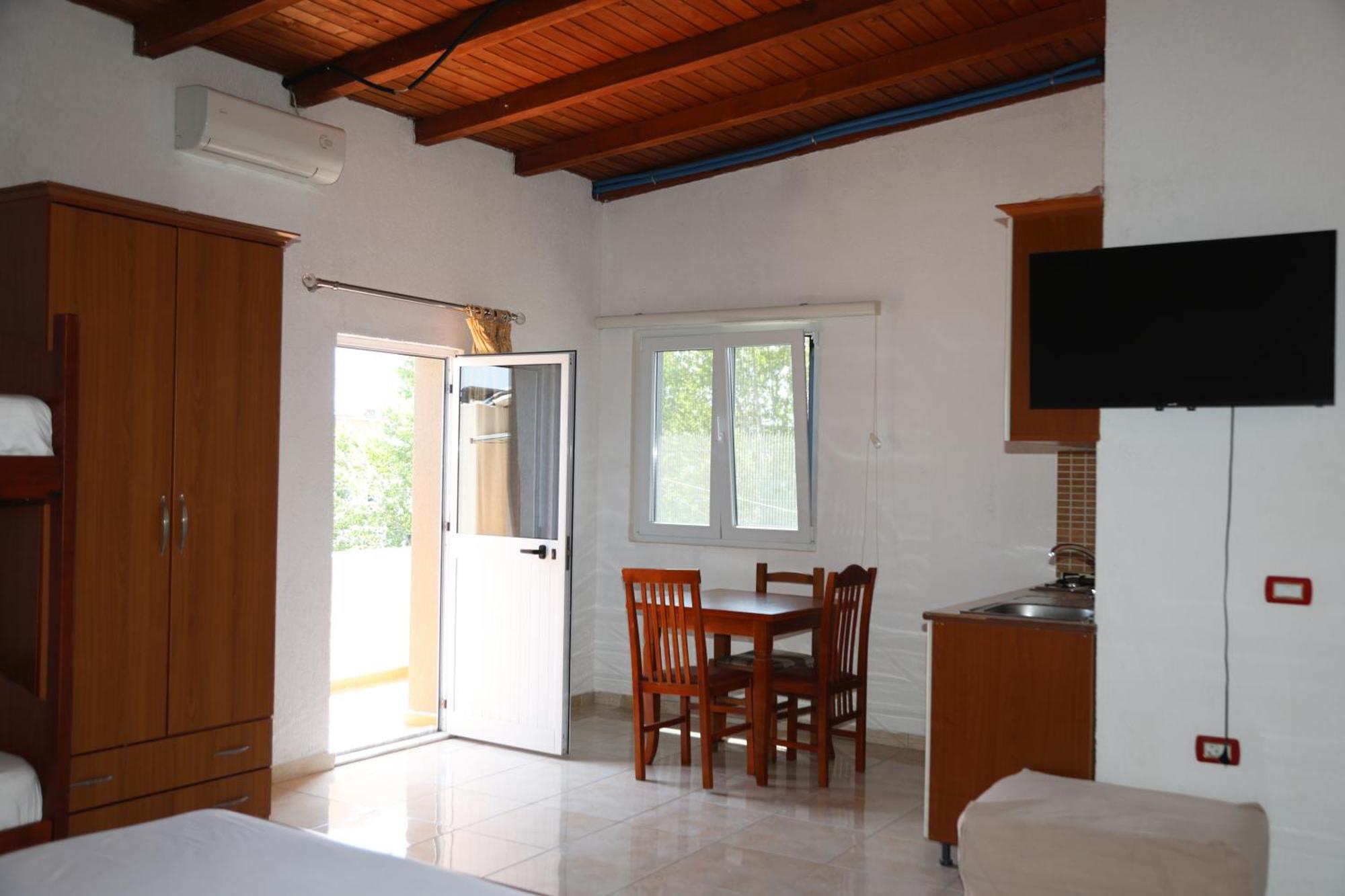 Kalpazo Tommy Durres Hotel 4*
