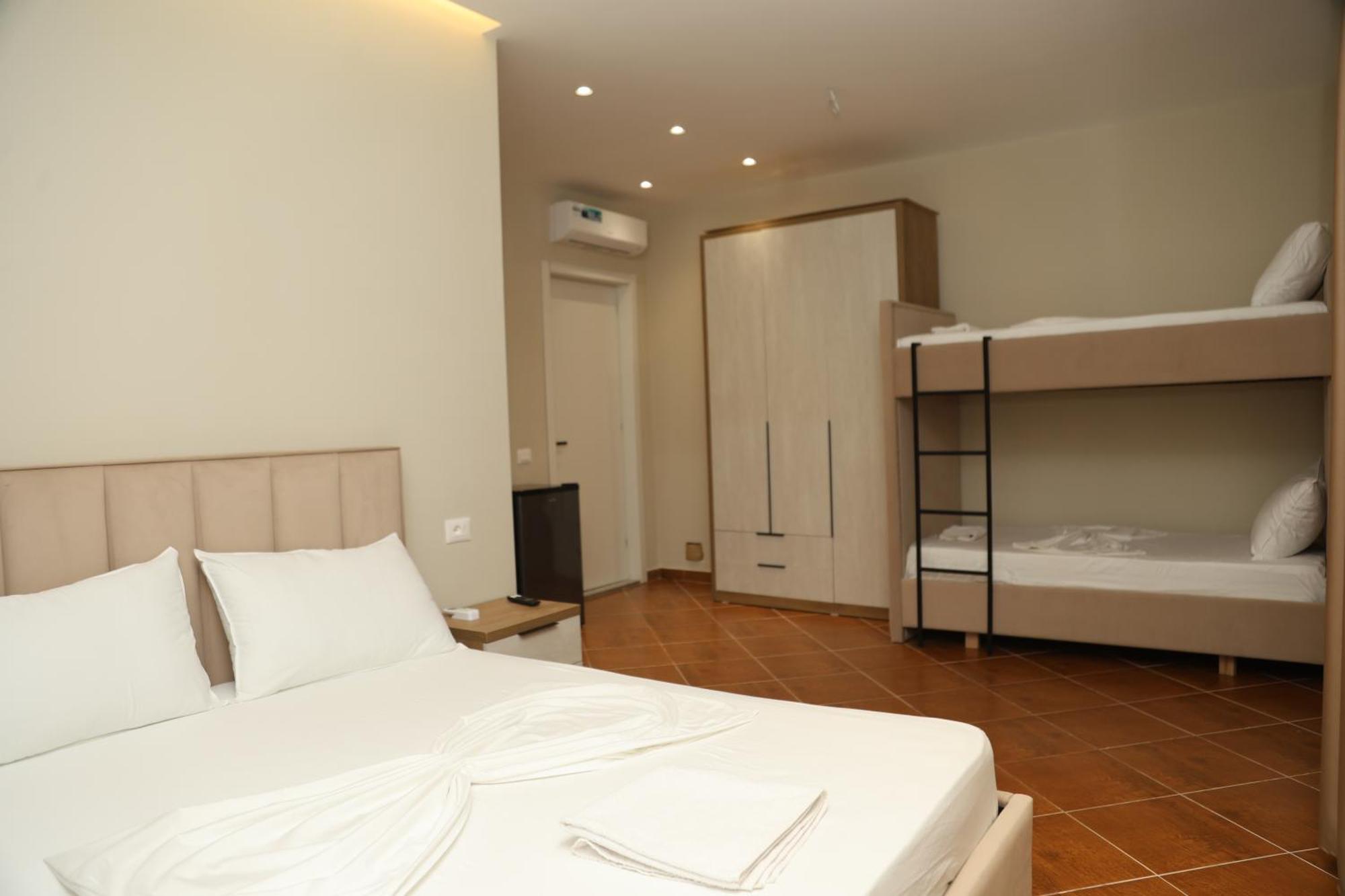 Kalpazo Tommy Durres 4* Bisht Kamez