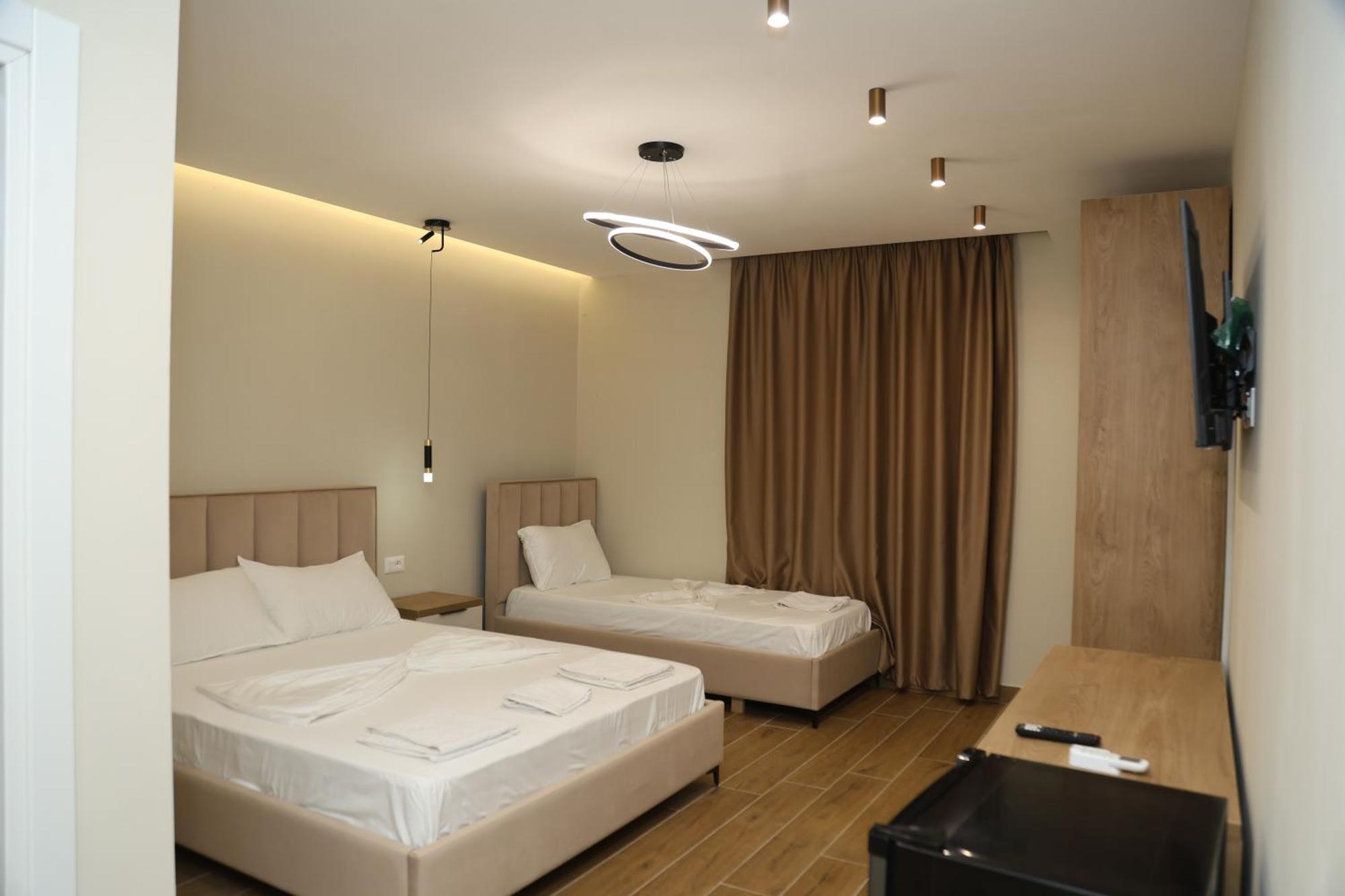 Hotel Kalpazo Tommy Durres Bisht Kamez
