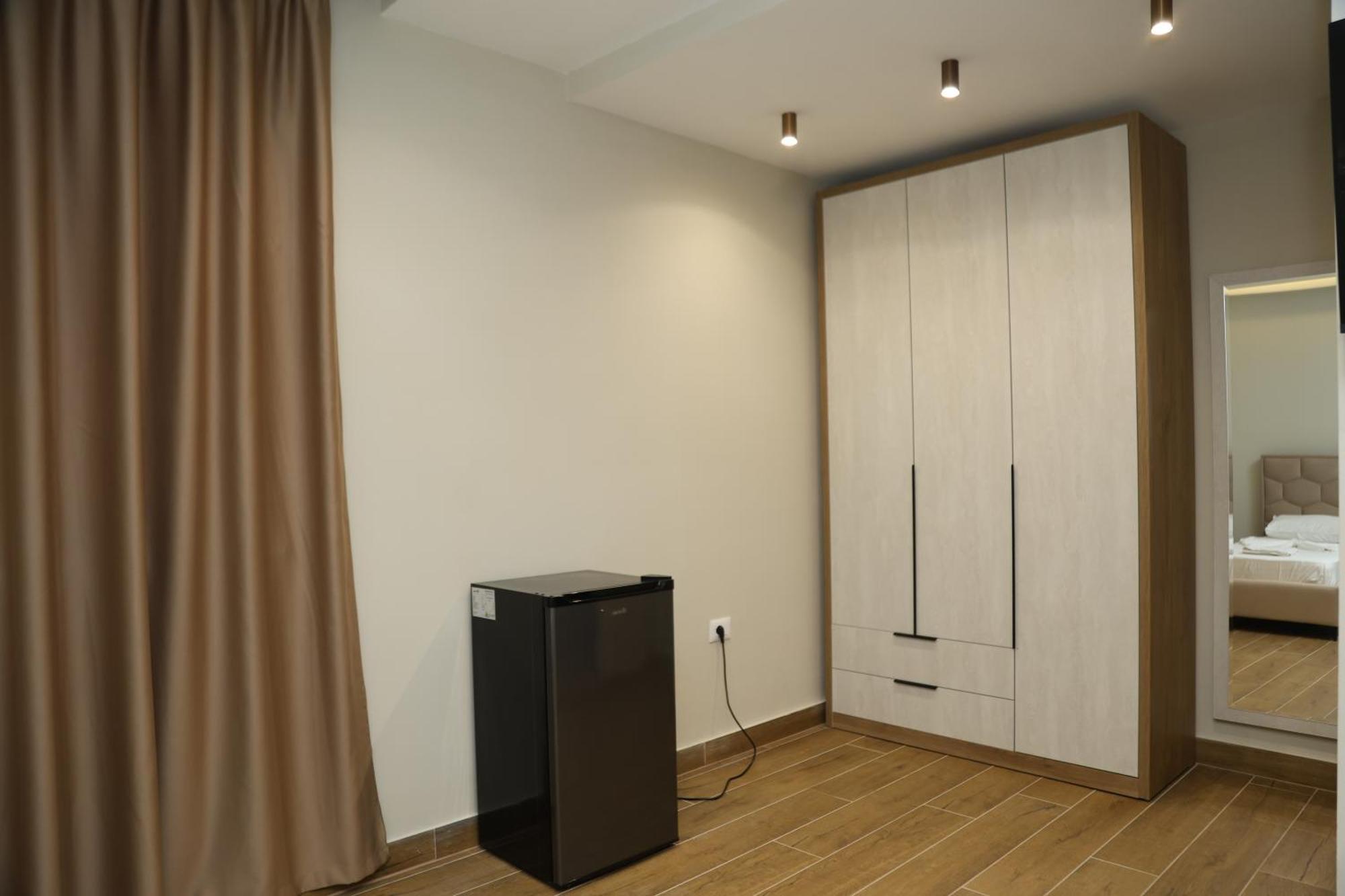 Kalpazo Tommy Durres 4*