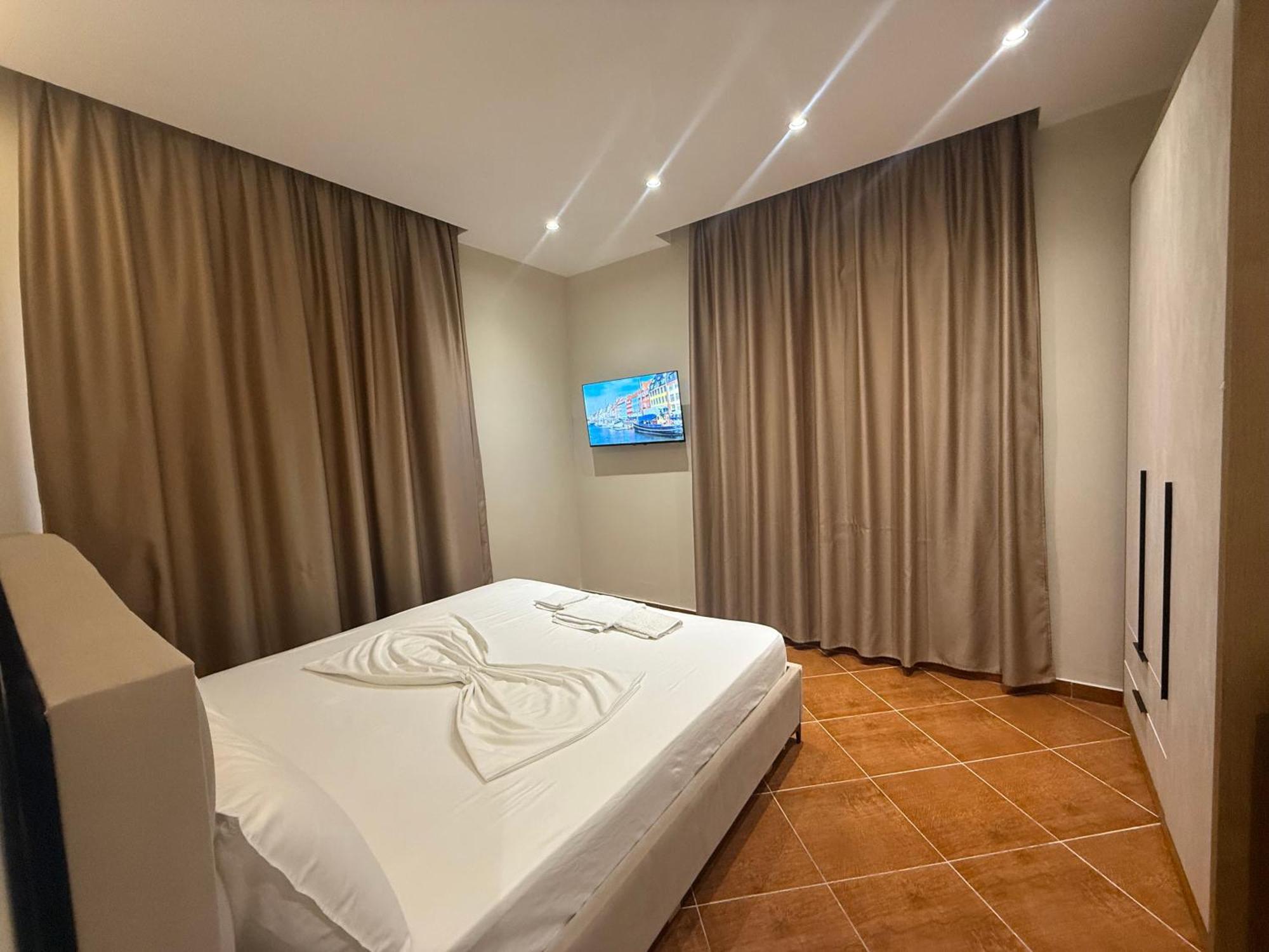 Hotel Kalpazo Tommy Durres 4*