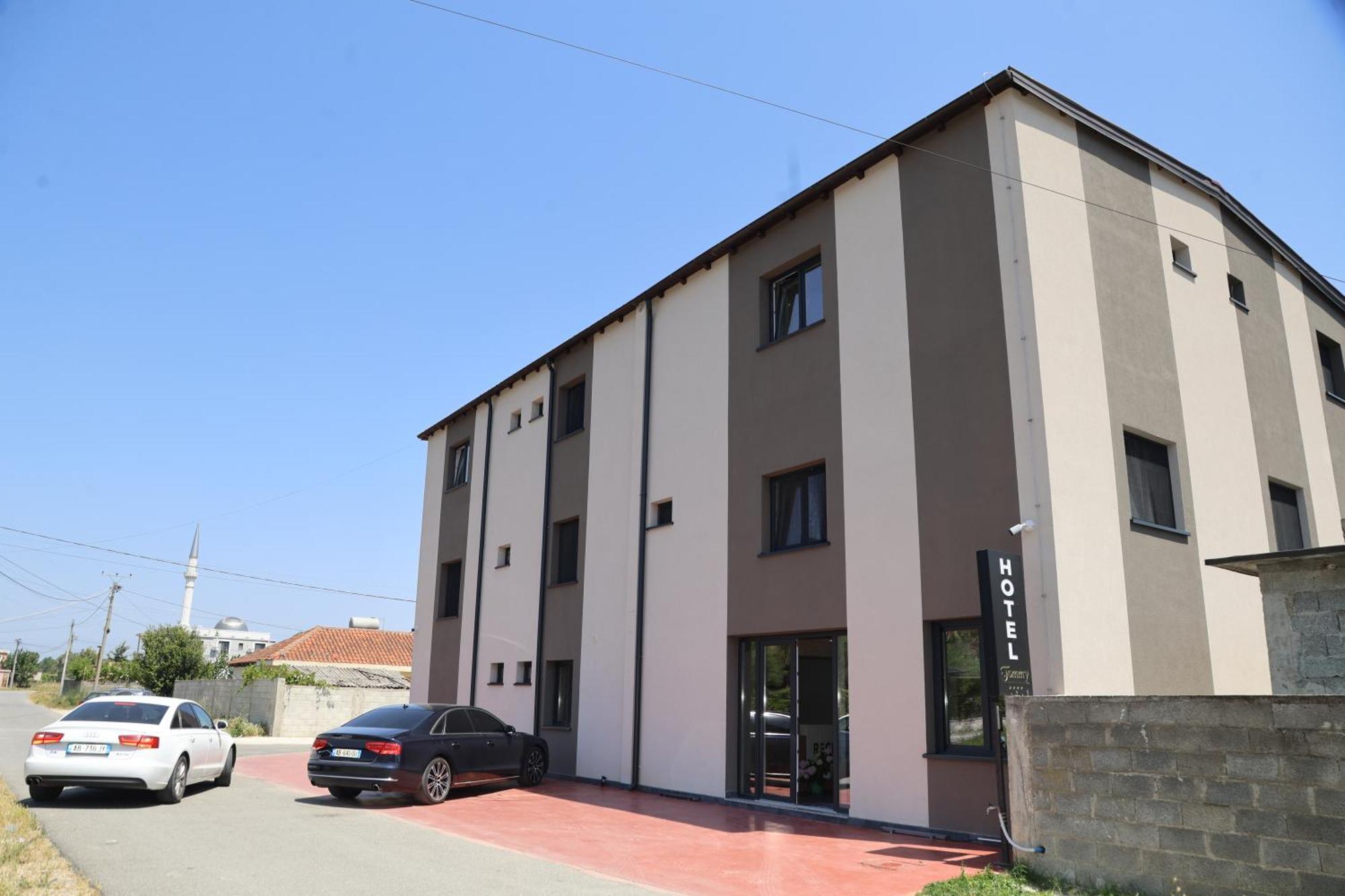 Kalpazo Tommy Durres Hotel 4*