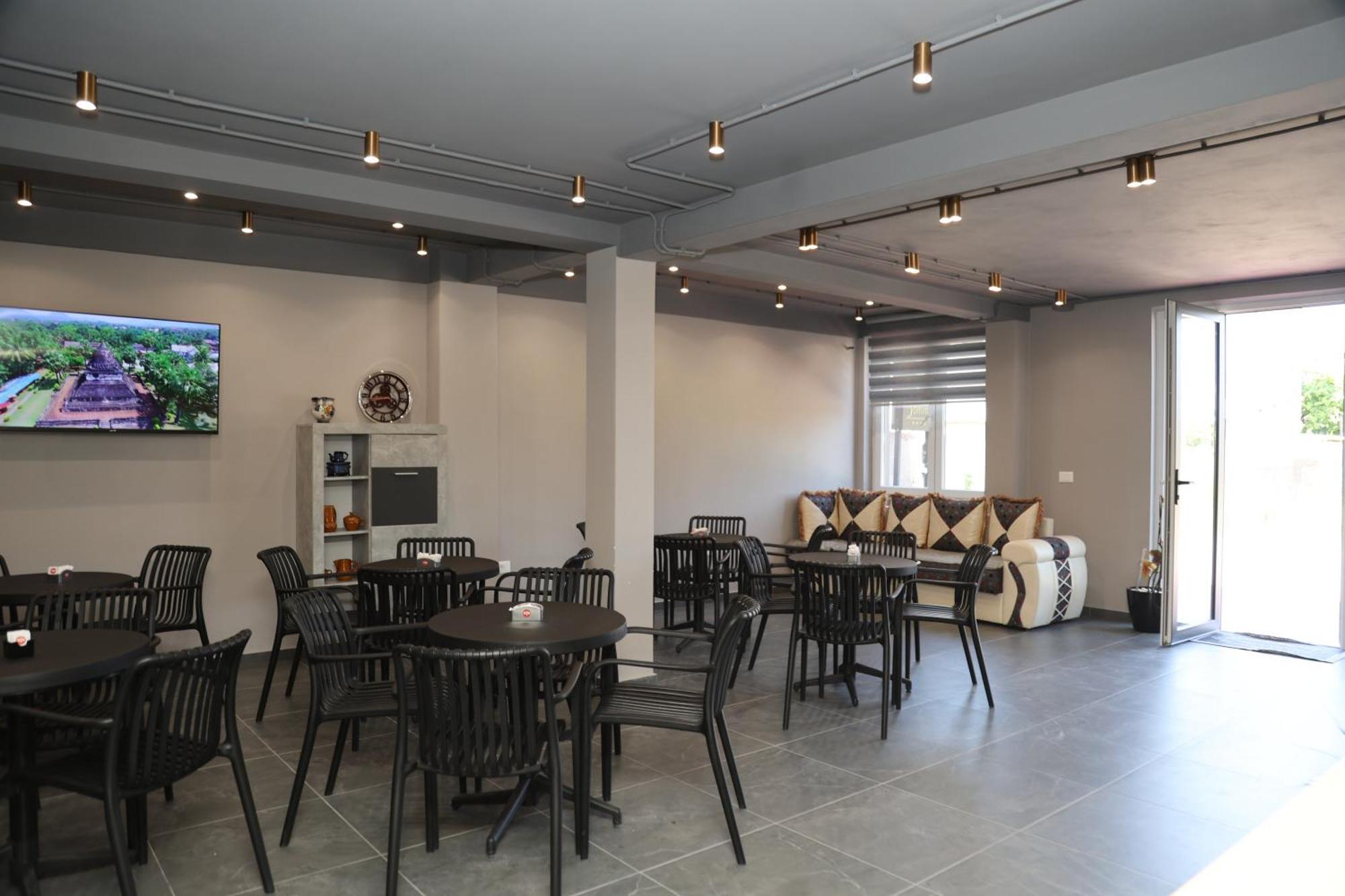 Kalpazo Tommy Durres 4* Bisht Kamez